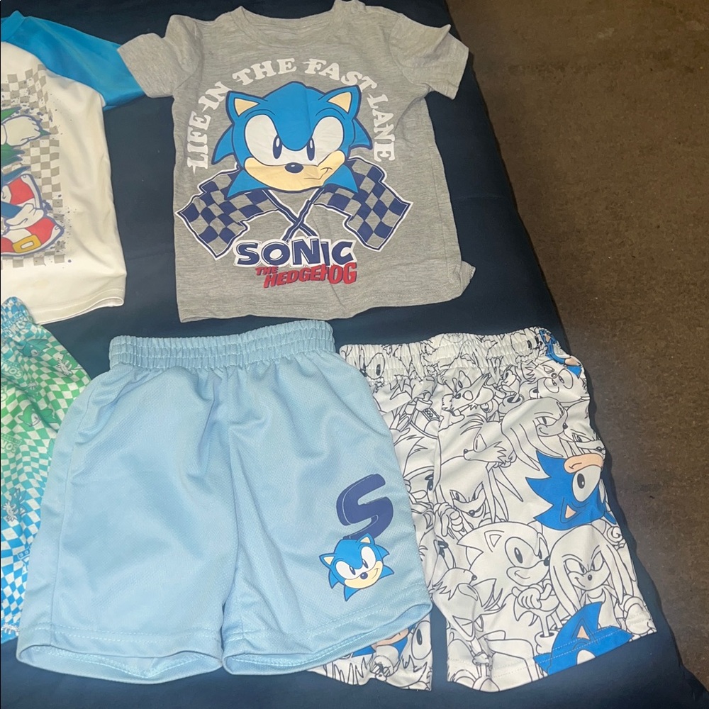 Sonic the Hedgehog Kids Clothing Set - Picture 7 of 7